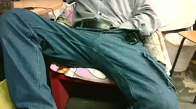 Giulio35 Pika online show from 12.15.24