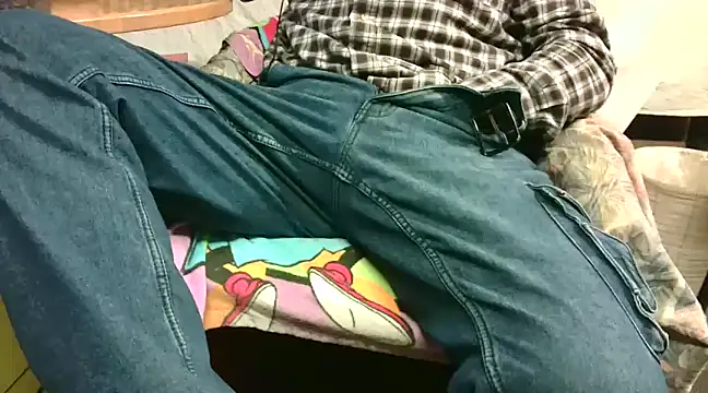 Giulio35 Pika online show from 12.21.24