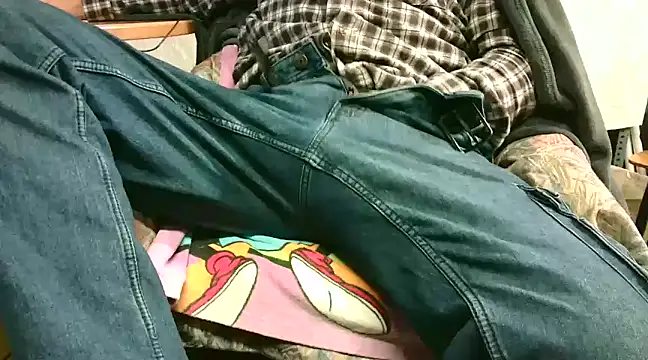 Giulio35 Pika online show from 12.22.24