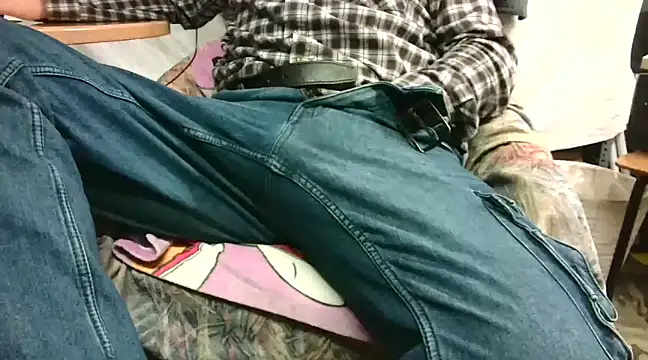 Giulio35 Pika online show from 12.22.24