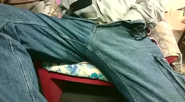 Giulio35 Pika online show from 12.26.24