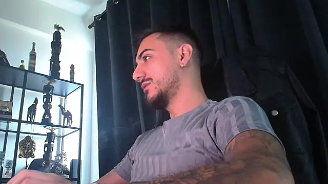 Snapshot of AndrewBanner chatting on 03.17.25 AndrewBanner online show from 03.17.25