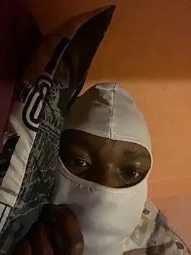 Snapshot of unknownpstar chatting on 10.04.25 unknownpstar online show from 10.04.25