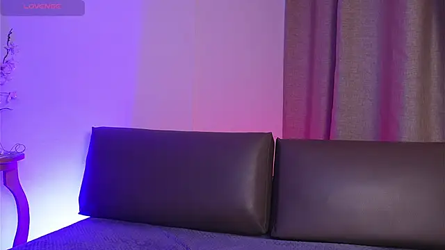 Snapshot of ShelleyMorell chatting on 09.17.25 ShelleyMorell online show from 09.17.25