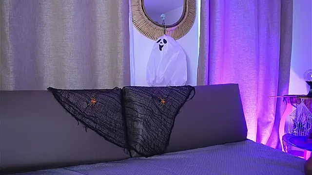 Snapshot of ShelleyMorell chatting on 10.23.25 ShelleyMorell online show from 10.23.25