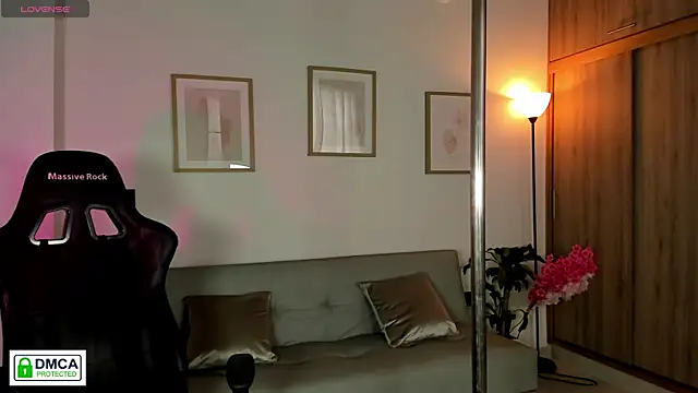 Snapshot of Lilabril chatting on 06.25.26 Lilabril online show from 06.25.26