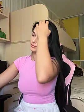 Snapshot of Julietta_a chatting on 09.19.25 Julietta a online show from 09.19.25