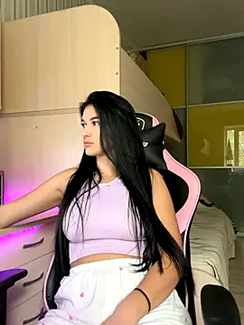 Snapshot of Julietta_a chatting on 09.30.25 Julietta a online show from 09.30.25