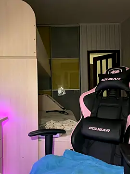 Snapshot of Julietta_a chatting on 10.08.25 Julietta a online show from 10.08.25