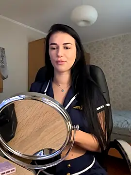 Snapshot of Julietta_a chatting on 10.21.25 Julietta a online show from 10.21.25