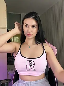 Snapshot of Julietta_a chatting on 10.31.25 Julietta a online show from 10.31.25