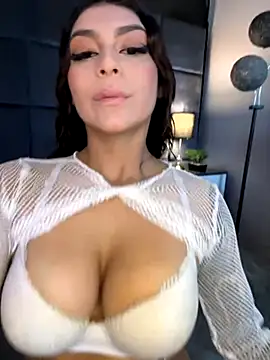 CHERRYY BOMB  online show from 11.25.25