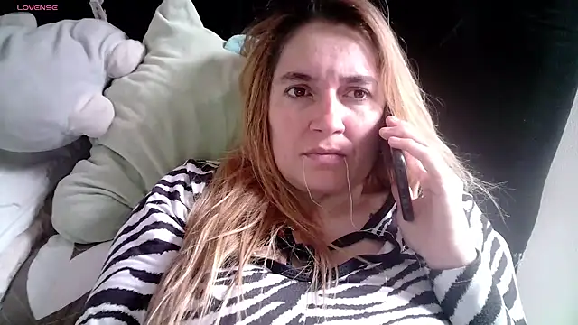 Izury Blondee online show from 02.28.25