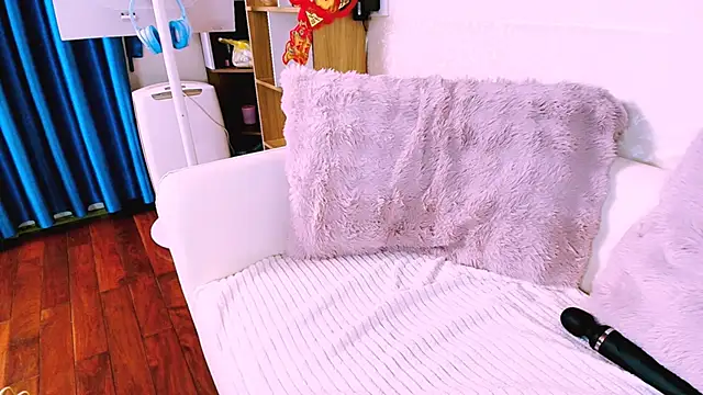 Snapshot of Lee_Mi chatting on 02.09.26 Lee Mi online show from 02.09.26