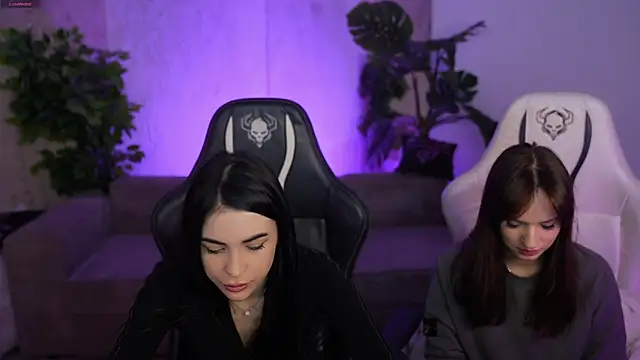 Tina Breeze online show from 11.20.25