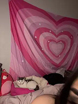 ThickerThanYoBitch online show from 12.12.24