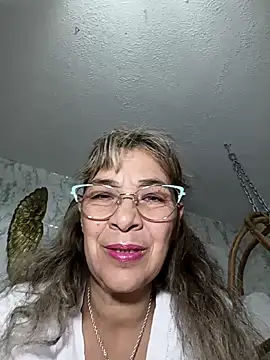 Snapshot of biancchi chatting on 12.22.24 biancchi online show from 12.22.24