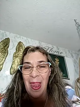 Snapshot of biancchi chatting on 12.29.24 biancchi online show from 12.29.24