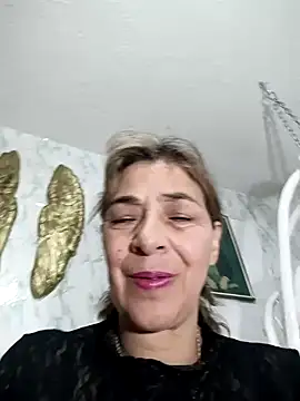 Snapshot of biancchi chatting on 12.30.24 biancchi online show from 12.30.24