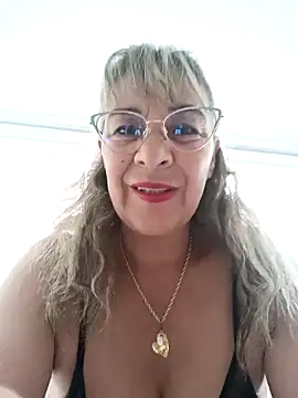 Snapshot of biancchi chatting on 01.02.25 biancchi online show from 01.02.25