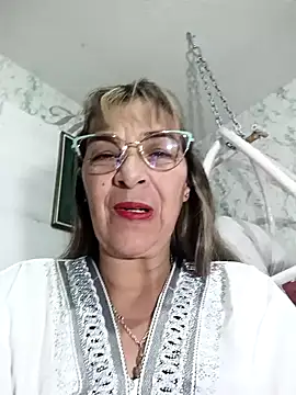 Snapshot of biancchi chatting on 01.21.25 biancchi online show from 01.21.25