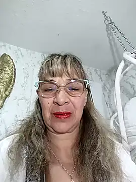 Snapshot of biancchi chatting on 01.26.25 biancchi online show from 01.26.25