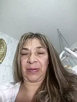 Snapshot of biancchi chatting on 02.13.25 biancchi online show from 02.13.25