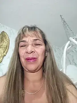 Snapshot of biancchi chatting on 02.20.25 biancchi online show from 02.20.25