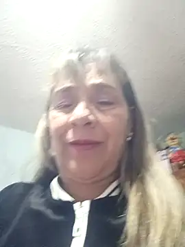 Snapshot of biancchi chatting on 03.22.25 biancchi online show from 03.22.25