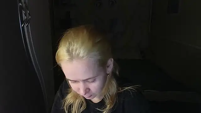 Riley Roo online show from 01.11.26