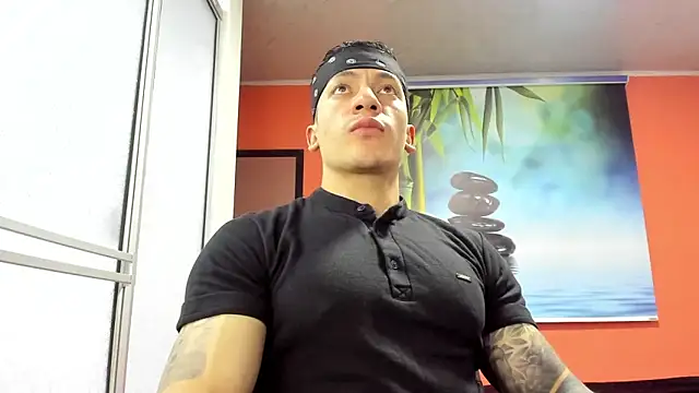 Snapshot of aquiles_51 chatting on 02.11.26 aquiles 51 online show from 02.11.26