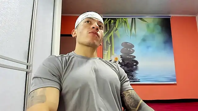 Snapshot of aquiles_51 chatting on 02.12.26 aquiles 51 online show from 02.12.26