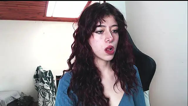 SuzzyyM online show from 12.18.24