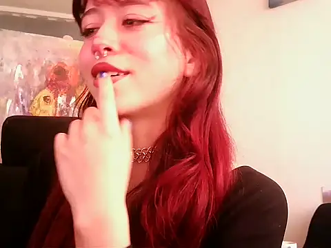 SuzzyyM online show from 09.19.25