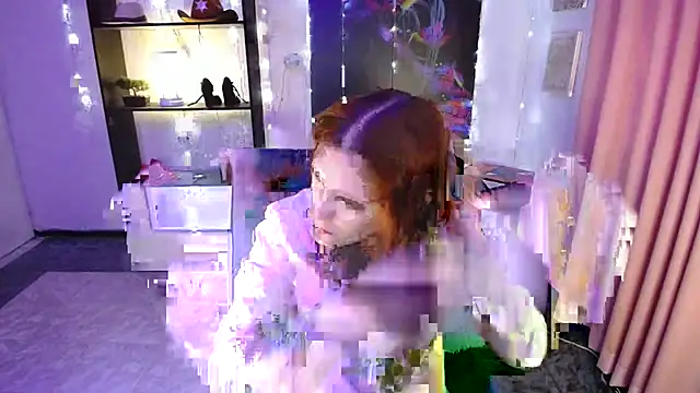 Snapshot of IsaBaileys_ chatting on 02.08.25 IsaBaileys online show from 02.08.25