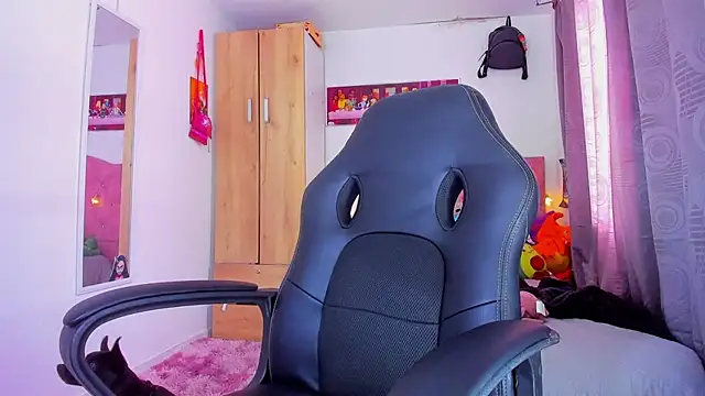 Snapshot of saralolo420 chatting on 12.13.24 saralolo420 online show from 12.13.24