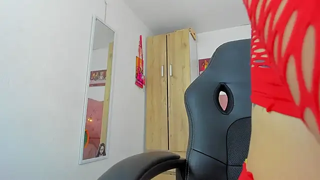 Snapshot of saralolo420 chatting on 12.20.24 saralolo420 online show from 12.20.24