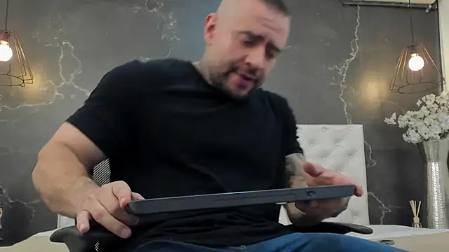 BruceDallas online show from 01.31.25