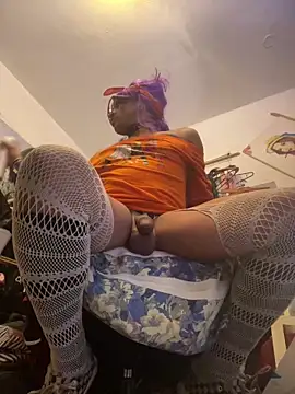 Snapshot of Mune_Raez_6 chatting on 02.21.26 Mune Raez 6 online show from 02.21.26