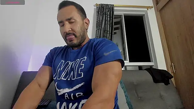 Snapshot of curt_xxx chatting on 09.18.25 curt xxx online show from 09.18.25