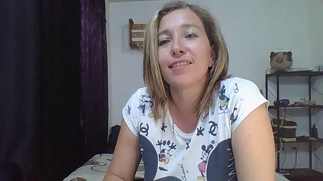 Snapshot of charlott_ponce chatting on 12.11.24 charlott ponce online show from 12.11.24