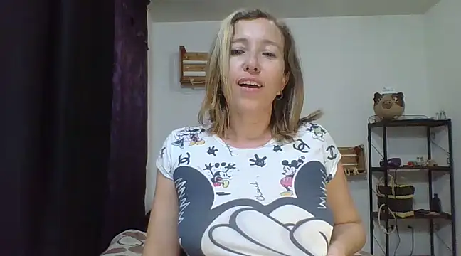 Snapshot of charlott_ponce chatting on 12.19.24 charlott ponce online show from 12.19.24