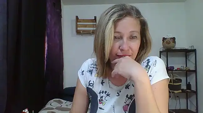 Snapshot of charlott_ponce chatting on 12.20.24 charlott ponce online show from 12.20.24