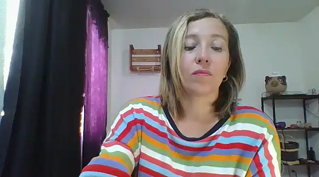 Snapshot of charlott_ponce chatting on 12.23.24 charlott ponce online show from 12.23.24