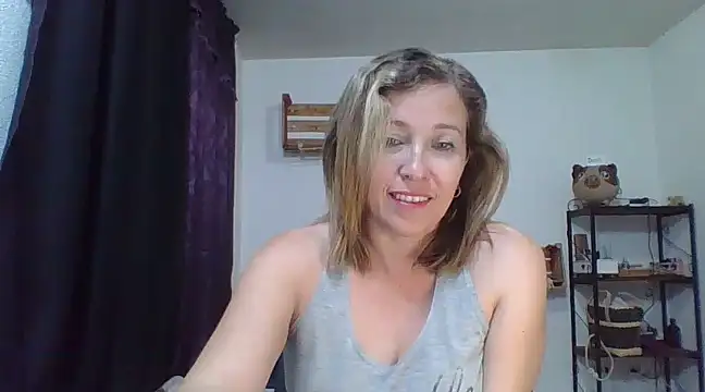 Snapshot of charlott_ponce chatting on 01.08.25 charlott ponce online show from 01.08.25