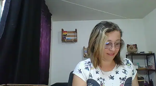 Snapshot of charlott_ponce chatting on 01.18.25 charlott ponce online show from 01.18.25