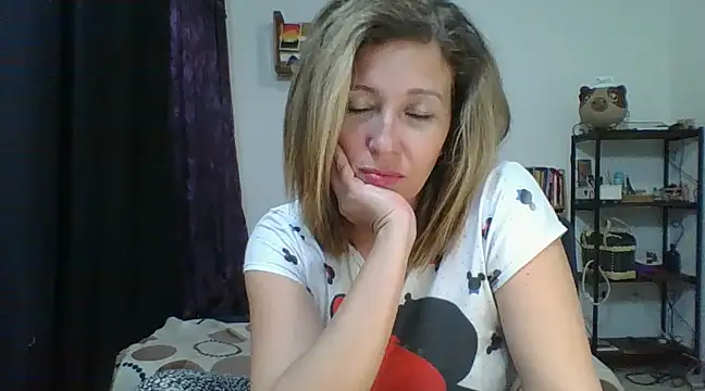 Snapshot of charlott_ponce chatting on 01.24.25 charlott ponce online show from 01.24.25