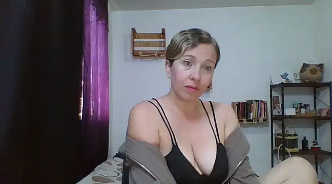 Snapshot of charlott_ponce chatting on 02.07.25 charlott ponce online show from 02.07.25