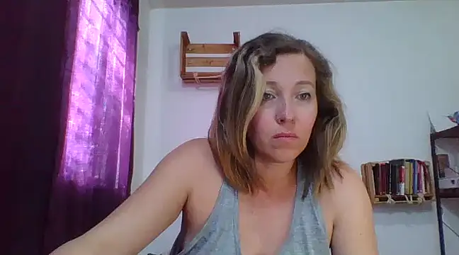 Snapshot of charlott_ponce chatting on 02.10.25 charlott ponce online show from 02.10.25