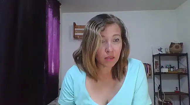 Snapshot of charlott_ponce chatting on 02.15.25 charlott ponce online show from 02.15.25